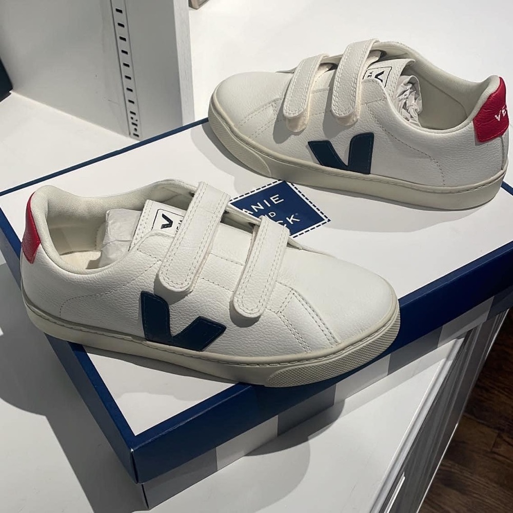 NEW IN BOX. Kid Veja Esplar Sneaker from Janie & Jack. Size 4